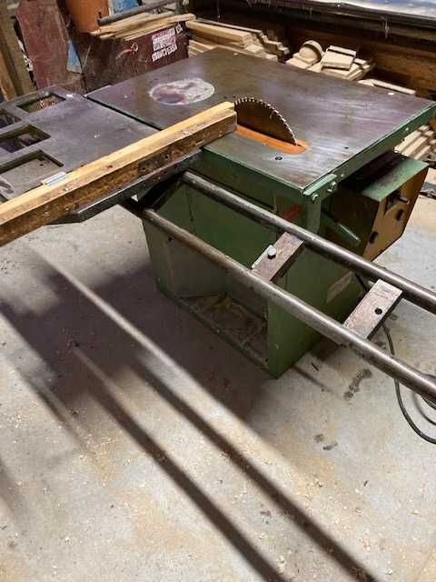 циркуляр с каретка