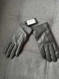 Зимни ръкавици Boss нови