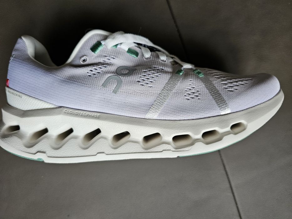 Adidași on Cloudsurfer noi numărul 39.si 40