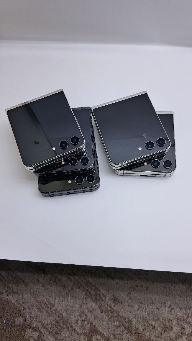 Samsung Z Flip5 xotirasi 8/256GB