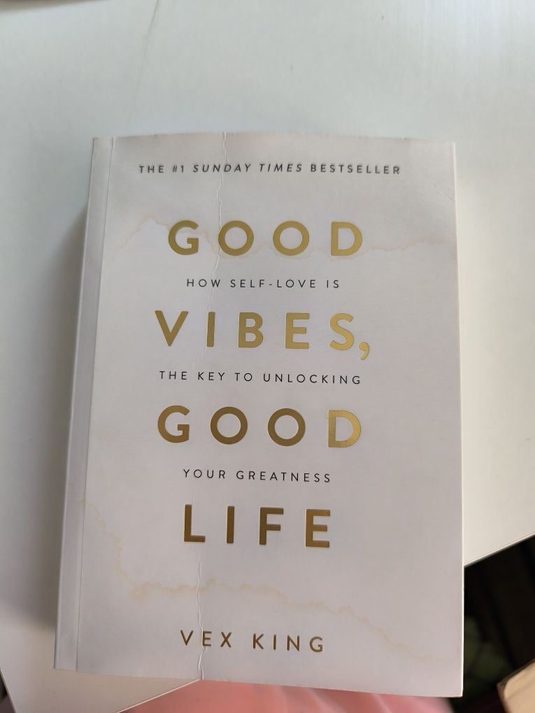 Good vibes good life книга на английски