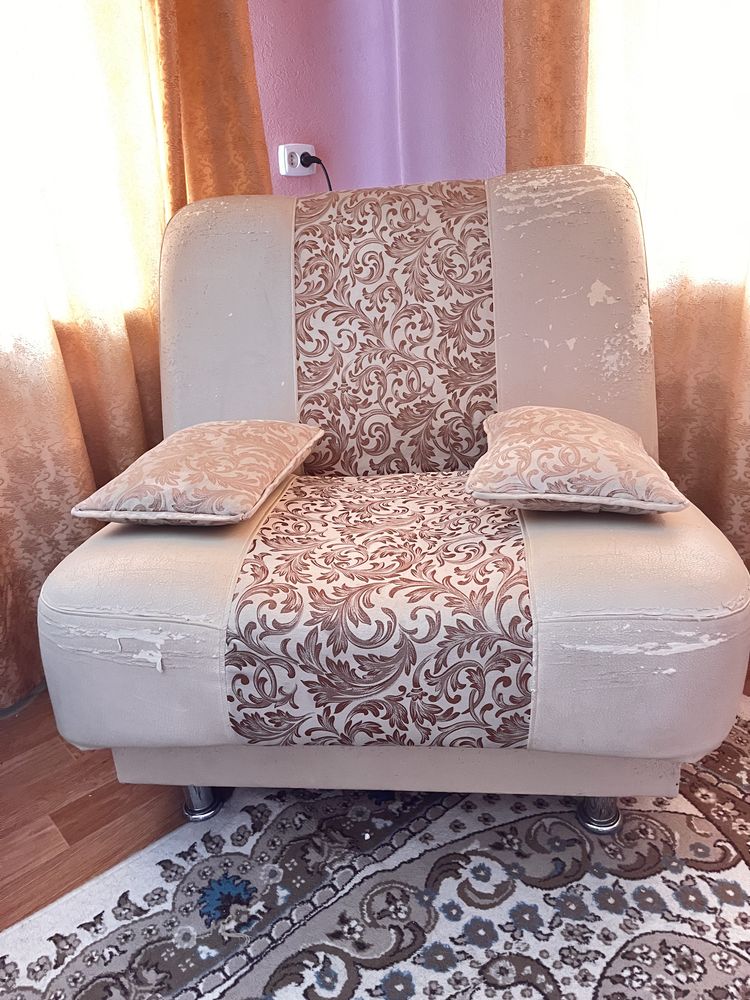 Продам диван и два кресла