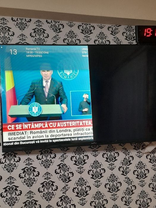 Televizor led smart 26 cm Defect
