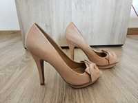 Дамски обувки на висок ток в цвят праскова 36 номер