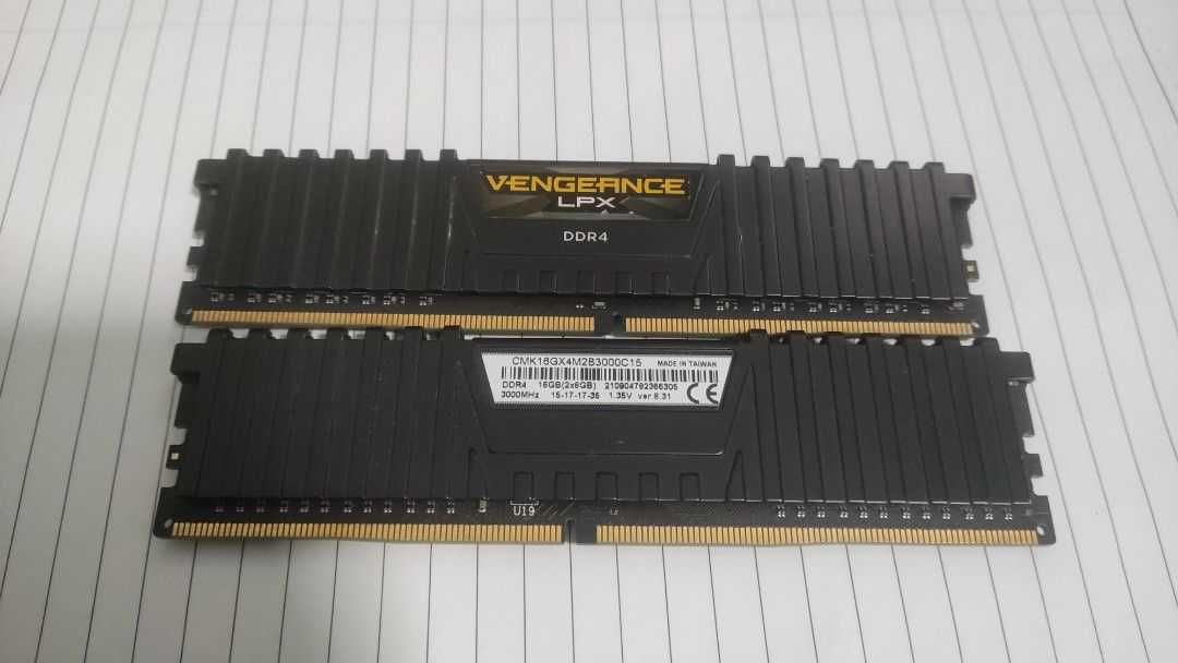 Memorie RAM 16 GB DDR4 Kit Corsair 3000mhz Dual Channel Vengeance LPX