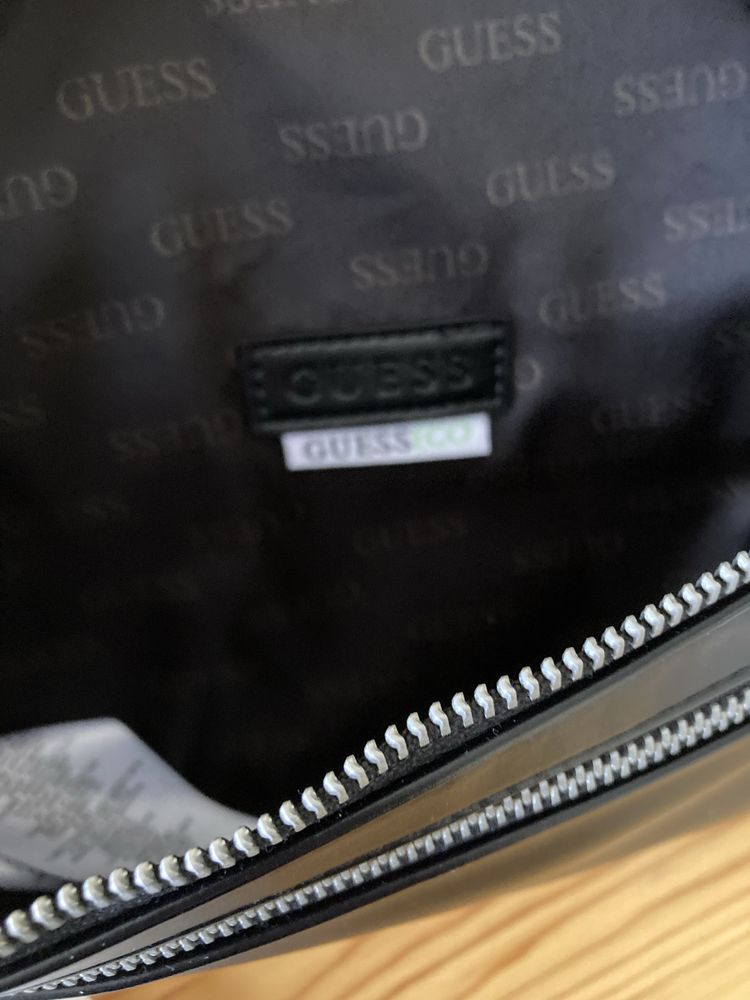 Мъжка оригинална чанта Guess