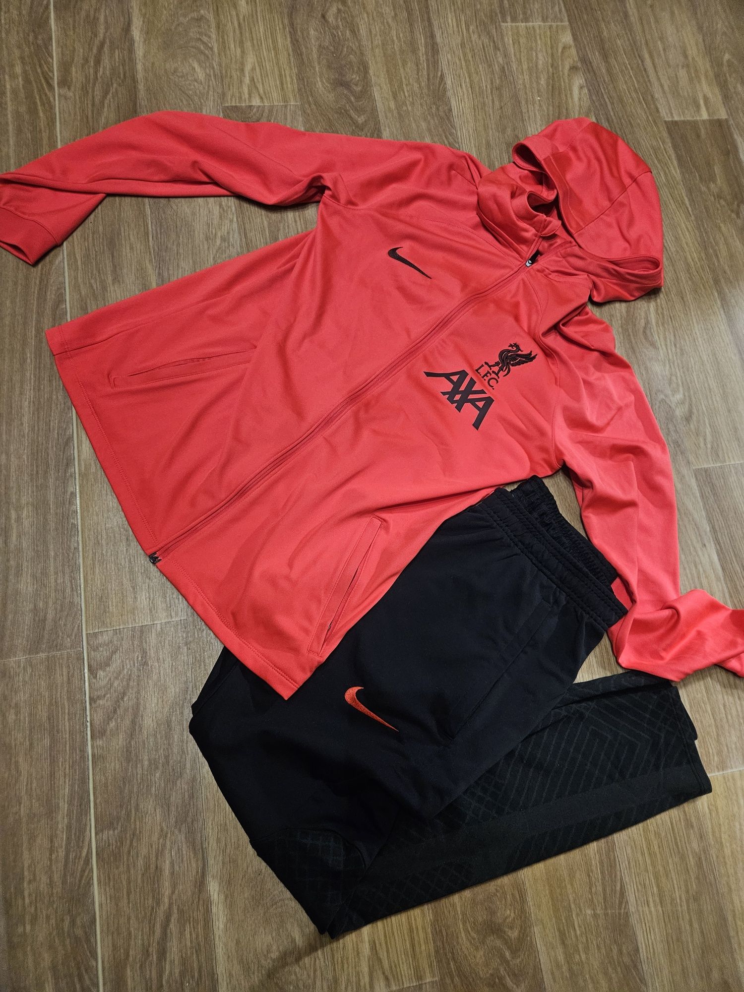 NIKE TCH дрехи-  горния,комплекти