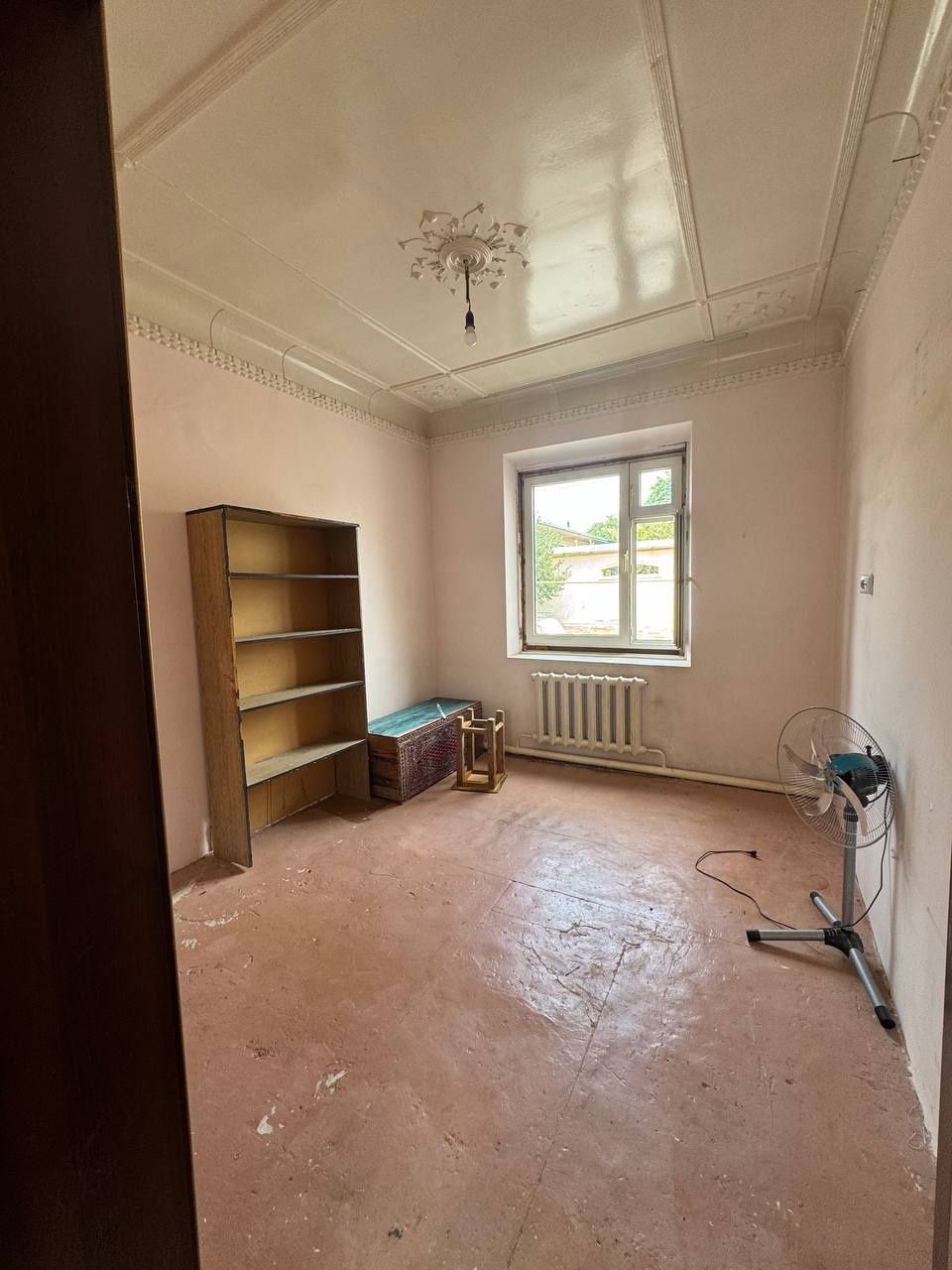 Uch tepa tumani Sakokiy mahalla 5.05 sotu fasad 17.5 m 
150.000$