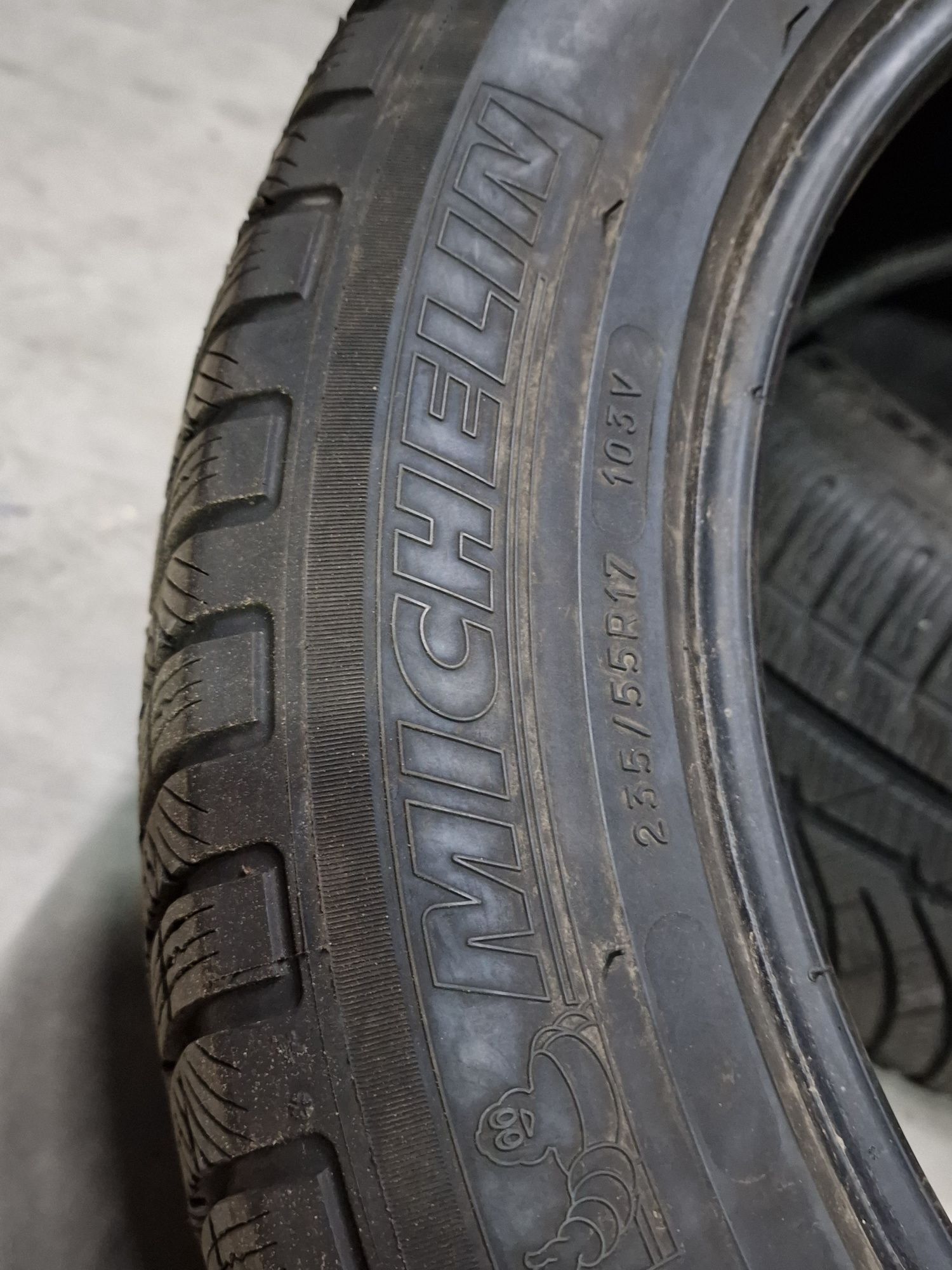 235 55 17 Michelin