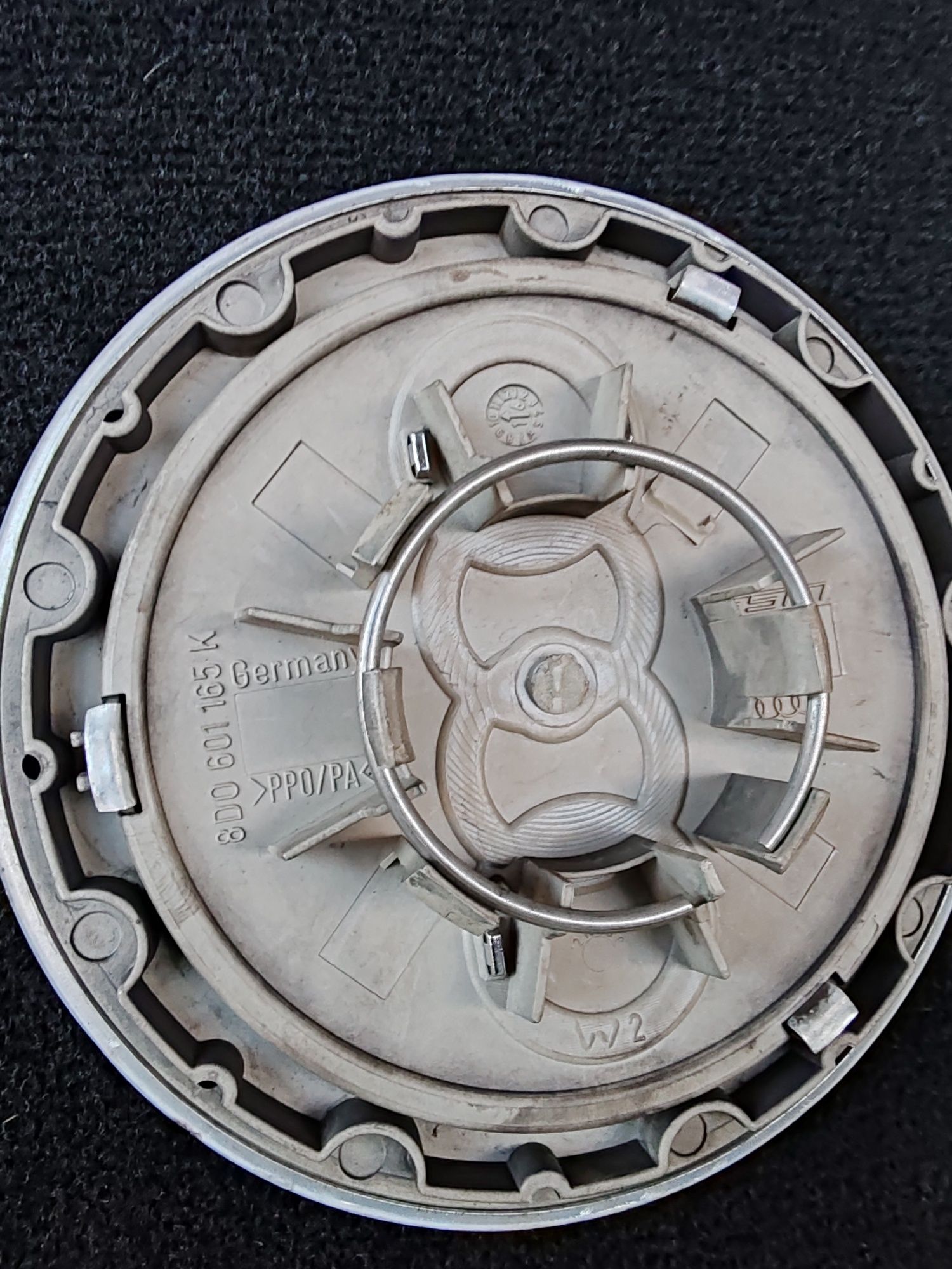 Capace ORIGINALE centru jante Audi