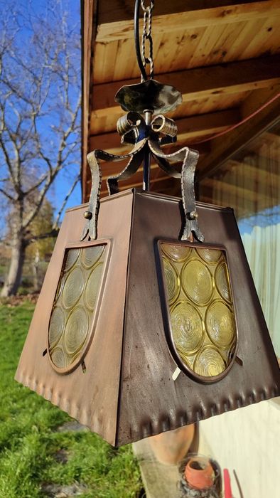 Старинни полилеи тип фенер с елементи на ковано желязо, метални капаци