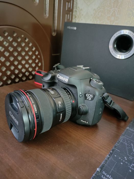 Срочно продается Фотоаппарат Canon 7D Mark 2