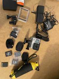 GoPro Hero 4 cu toate accesoriile + geanta transport