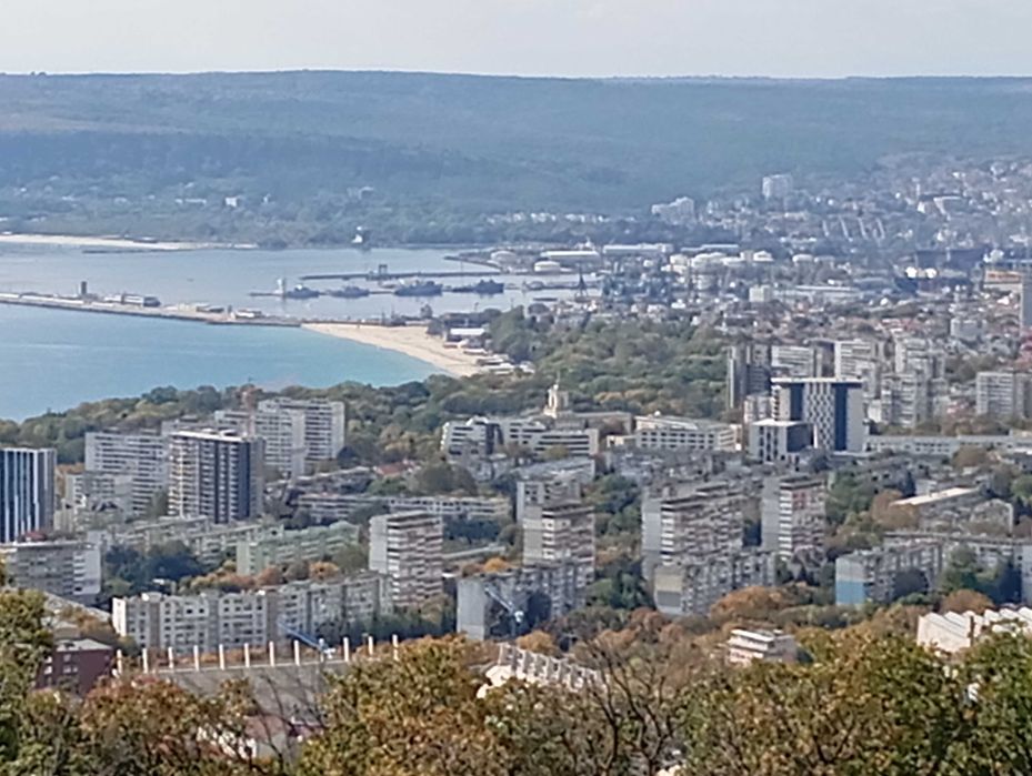 Продава  къща в гр Варна