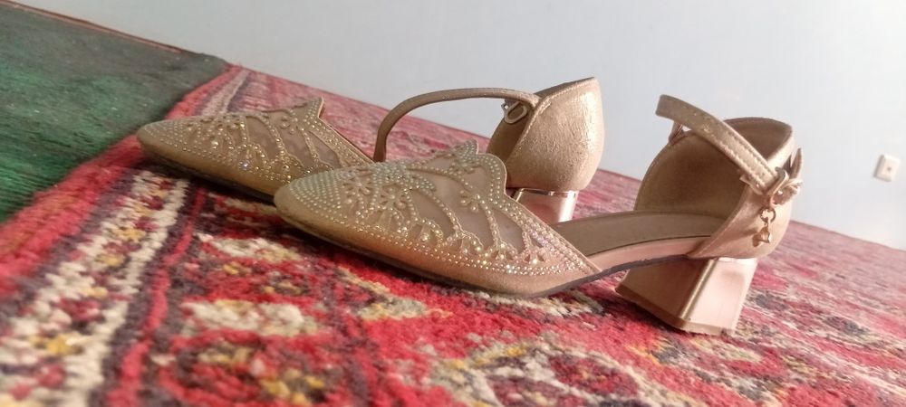 Tufli zudlik bn sotiladi