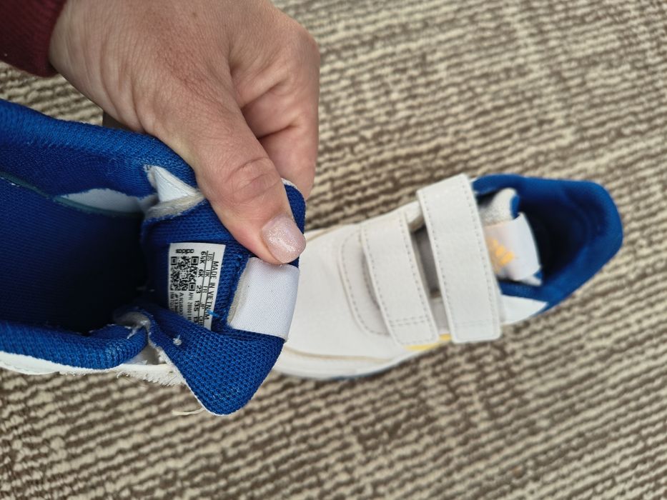 Vând lot de încălțări 21-23.