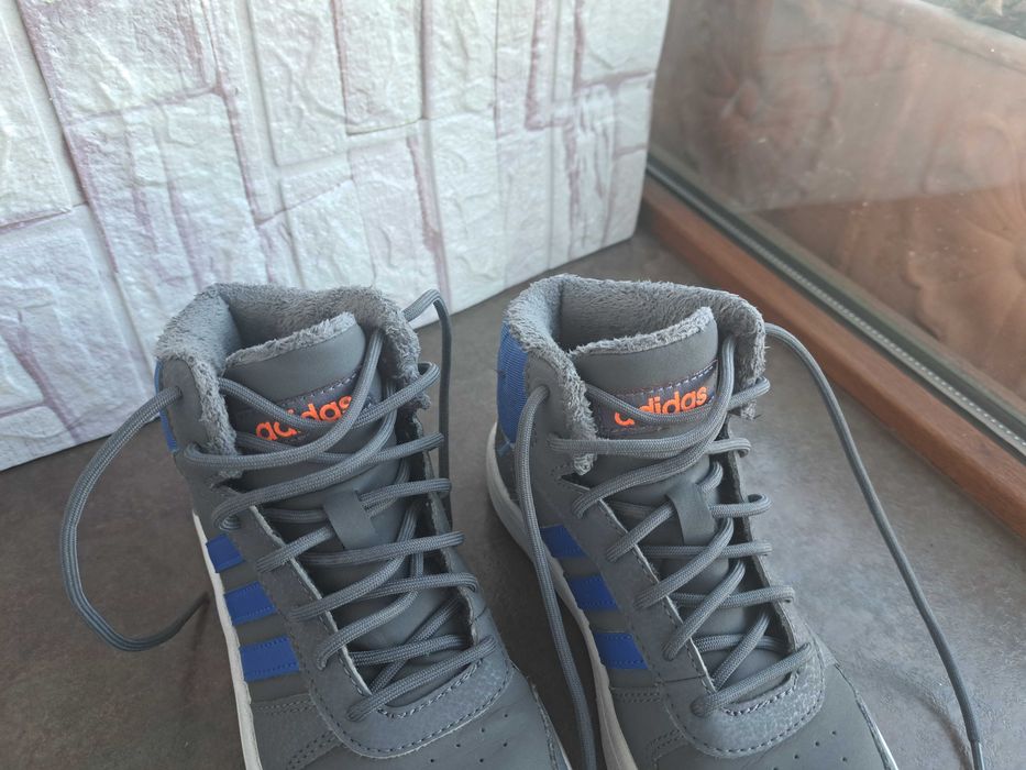 детски маратонки за момче,кецове,спортни обувки,Adidas,номер32,адидас