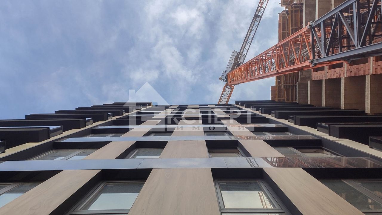 Продава се Двустаен апартамент в Пловдив, Христо Смирненски - 67 кв.м за 1395 €/кв.м - Снимка #1