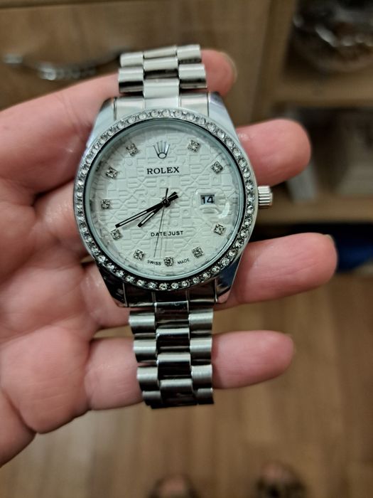 Дамски часовник нов