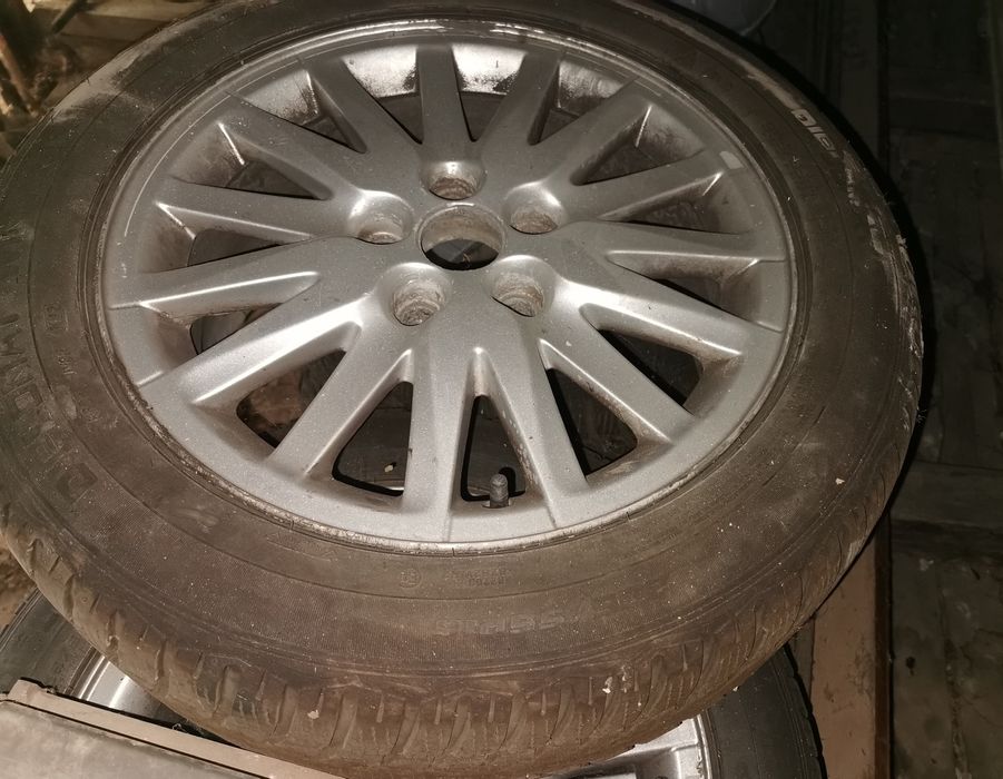 Jante Laguna 2 cu cauciucuri 205 55 16 de iarna Diplomat