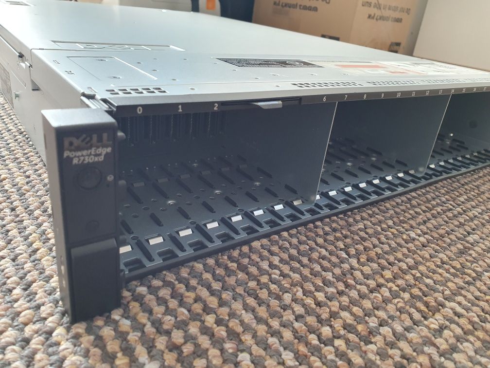 Server Dell R730xd 26x2.5 SAS/SATA, 2xE5-2640v4, 32GB RAM DDR4