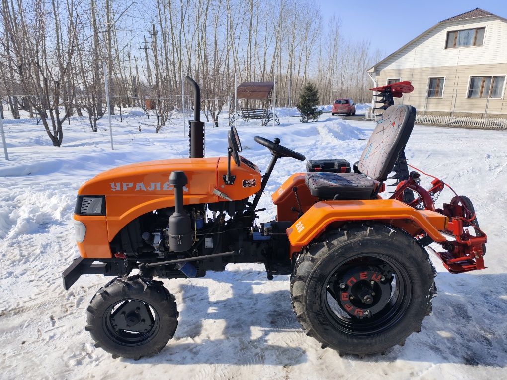 Продам минитрактор УРАЛЕЦ 220