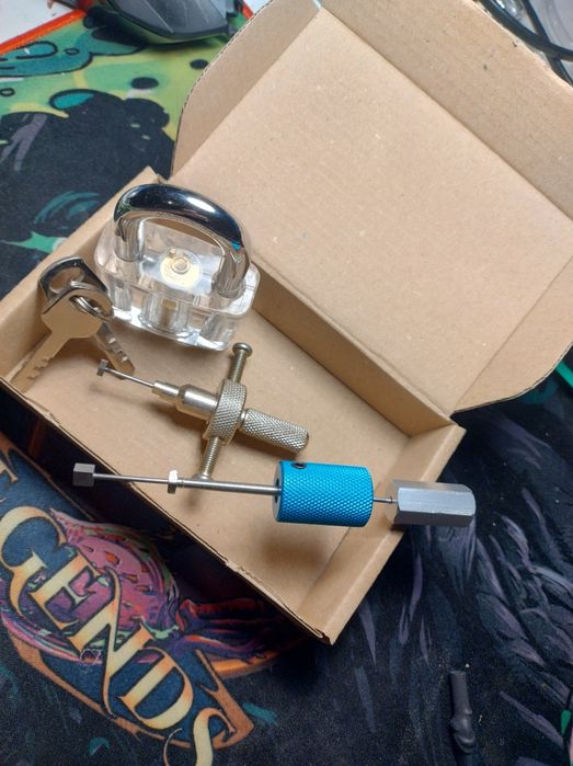 Шперцове за катинари с рамо и учебен катинар