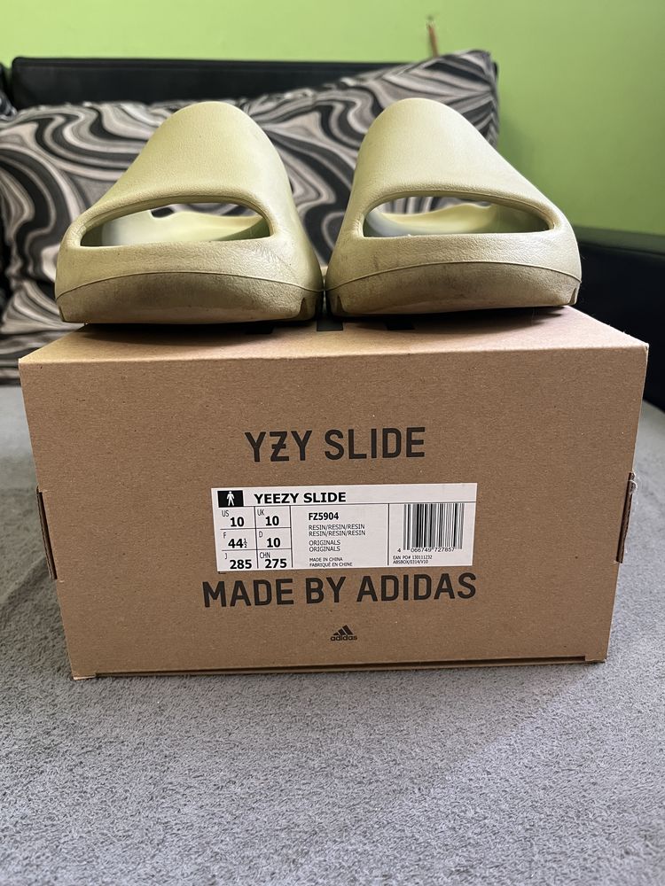 Yeezy alide resin