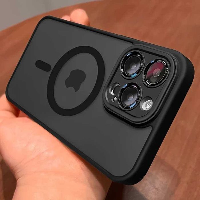 Матов удароустойчив кейс за iPhone 14 pro