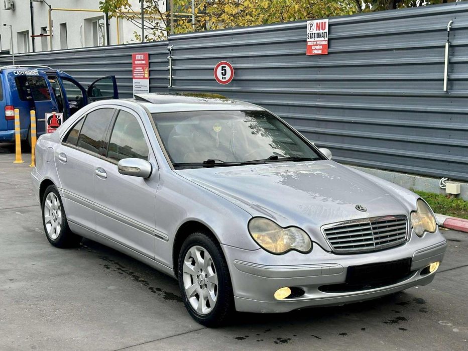 Vând Mercedes c class