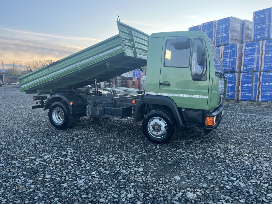 Man 8/163 basculabil pe 3 parti