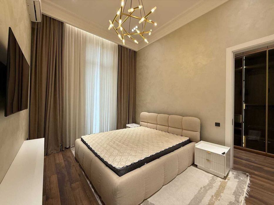 Продается квартира! 5- комнат 200 кв.м, Ж.К. "Miarabad Palace"   США