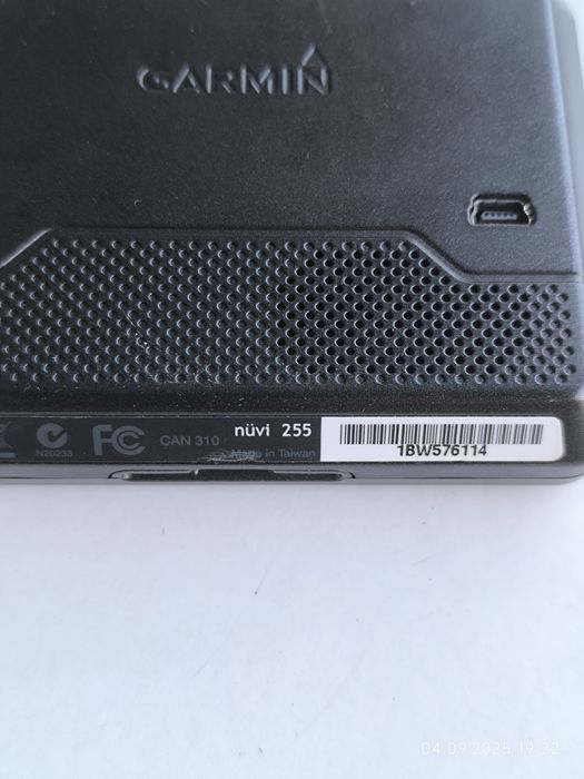 Навигация Garmin nuvi 255 с оригинално зарядно