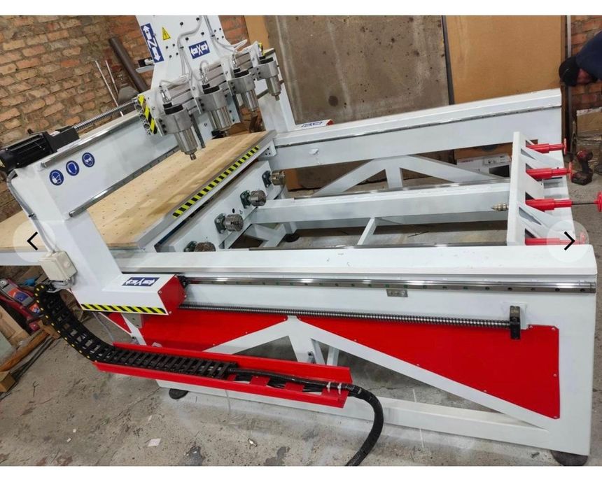 CNC pentru prelucrarea lemnului