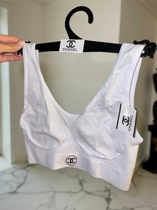 спортен сутиен шанел бял chanel