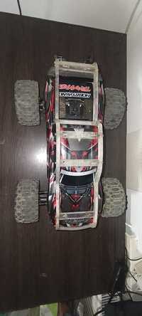 Traxxas hoss 4x4 vxl  (roller)