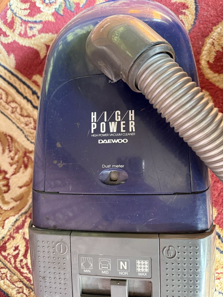 Продается Пылесос DAEWOO