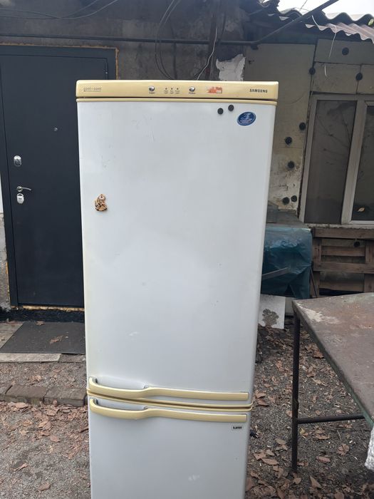 Холодильник рабочий