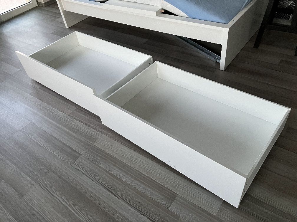 Pat cadru inalt, somiera, saltea, 2 cutii depozitare ikea 90×200