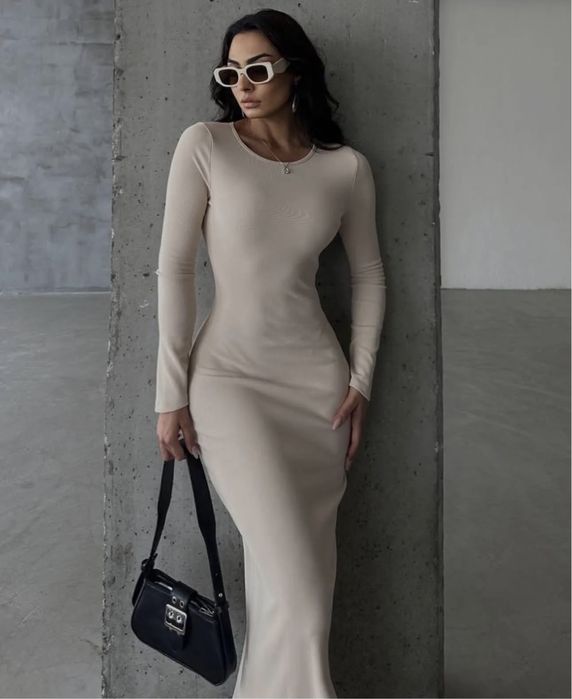 Платье длины макси