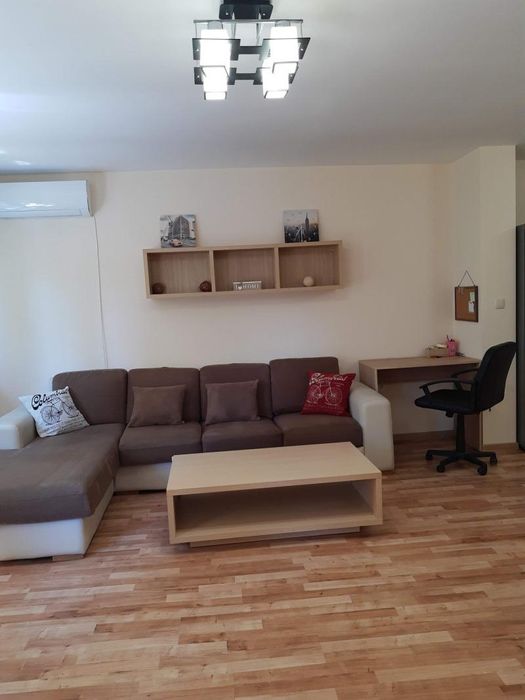 Дава се под наем Двустаен апартамент в Пловдив, Младежки Хълм - 79 кв.м за 510 € - Снимка #2