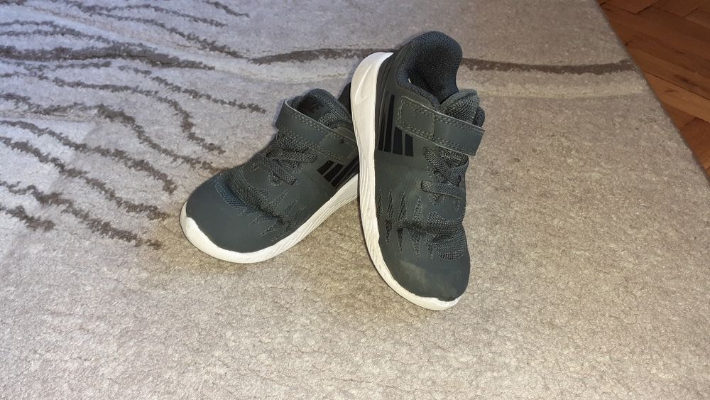 Маратонки Nike 25 номер