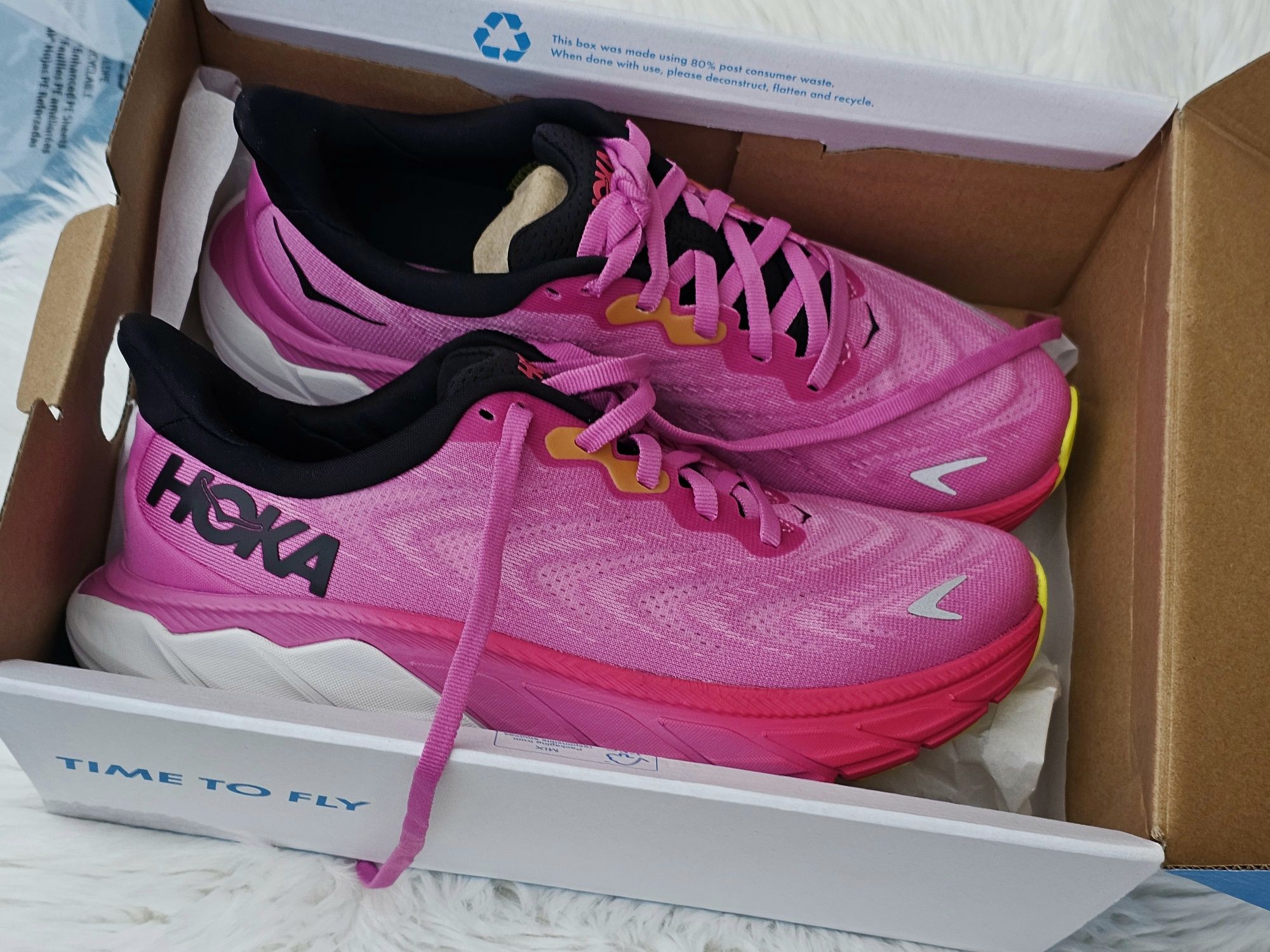 Hoka Arash 6 оригинални дамски сникърси 38  2/3 нови