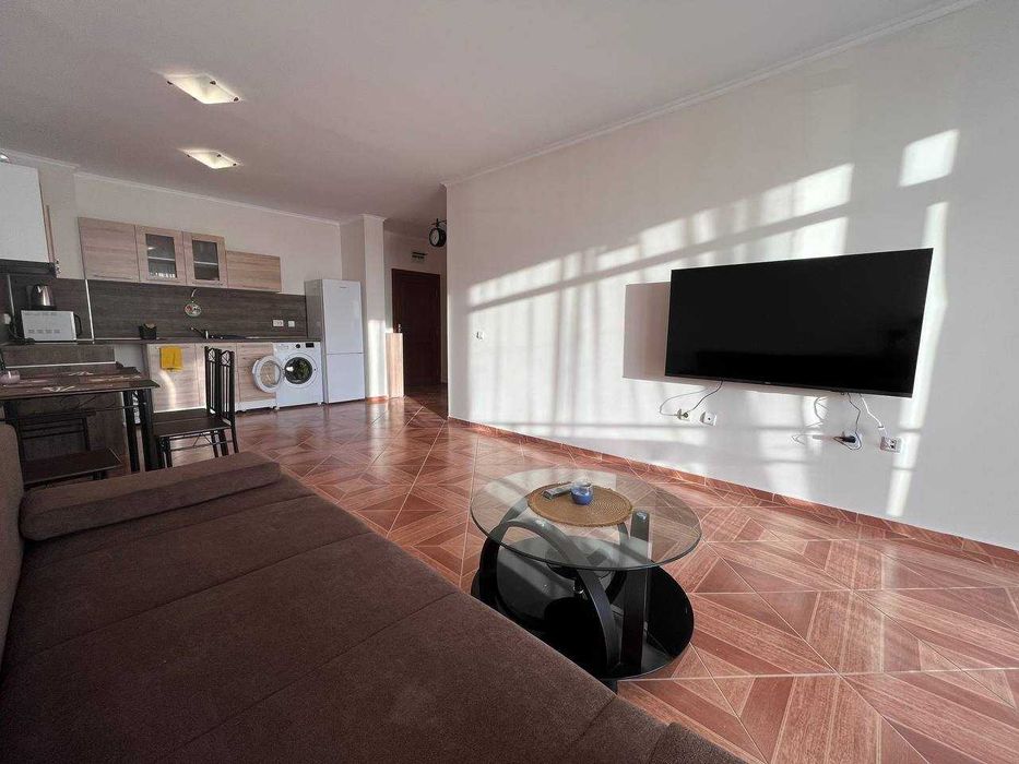 Продава се Двустаен апартамент в Свети Влас - 102 кв.м за 1471 €/кв.м - Снимка #2