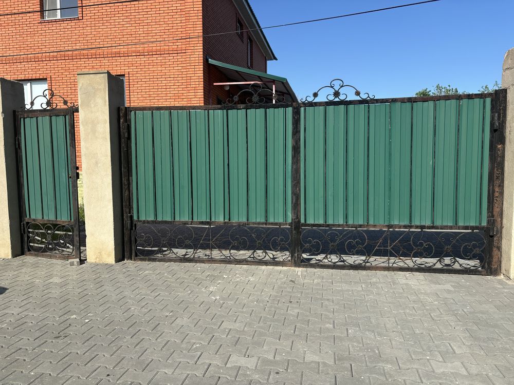 Продам ворота с калиткой