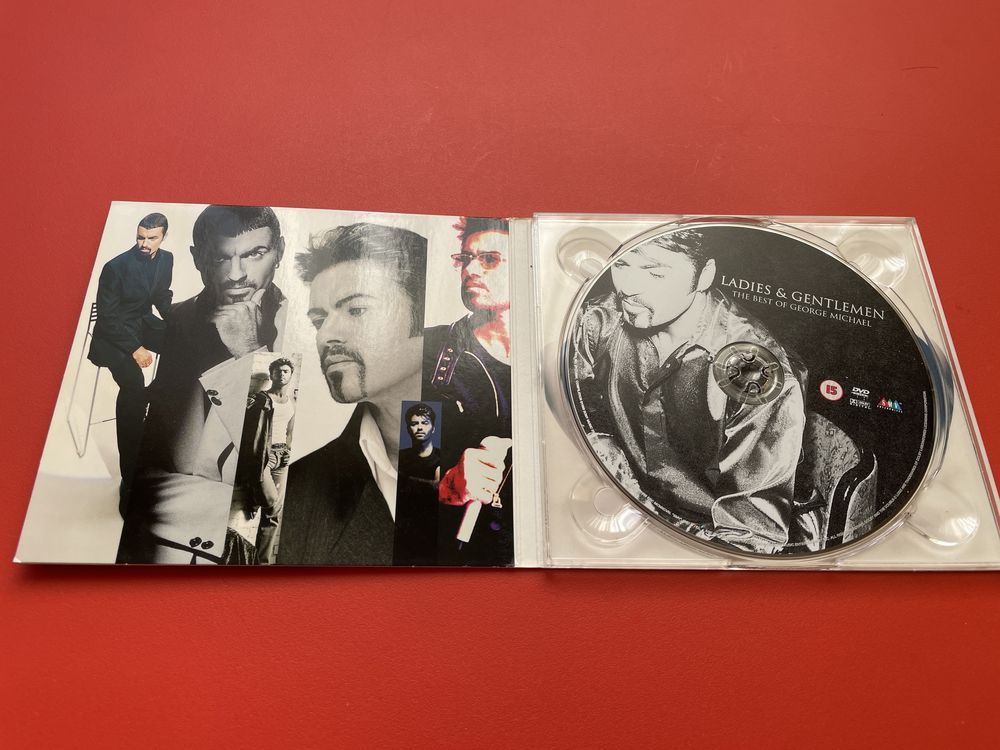 Vând DVD George Michael - Best of