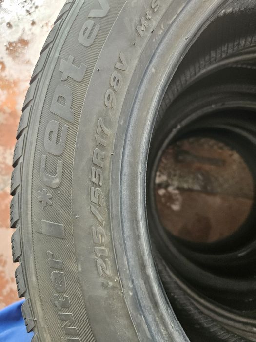 Гуми 215/55/17 дот20