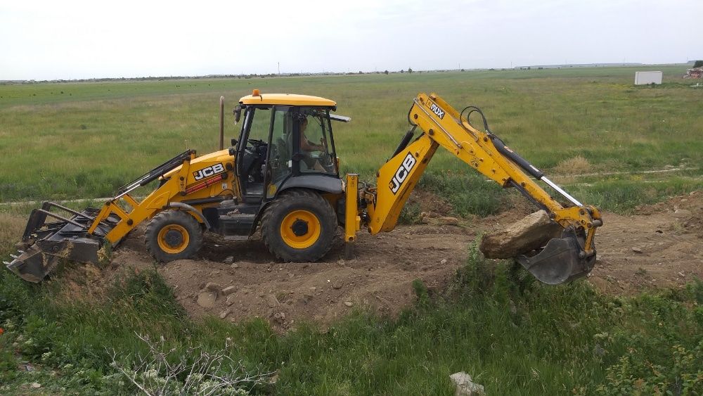 buldoexcavator cu picon , demolari , defrisari , fundatii