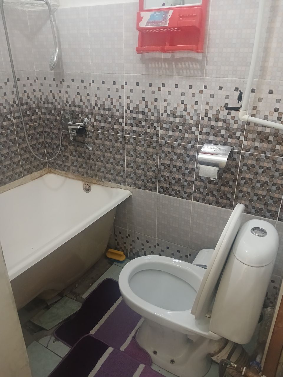 Novza metroni oldida 1 xonali kvartira ijaraga beriladi