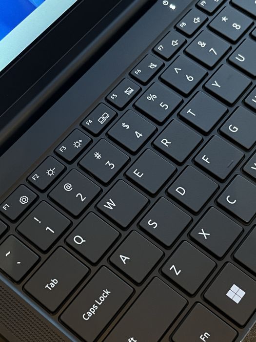 Продается Новый Ноутбук AmiTek Intel Core-i7